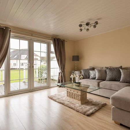 Luxury 3 Bed Home By The Lake South Cerney Exterior foto